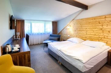 Comfort-Superior-Zimmer mit Holzakzenten